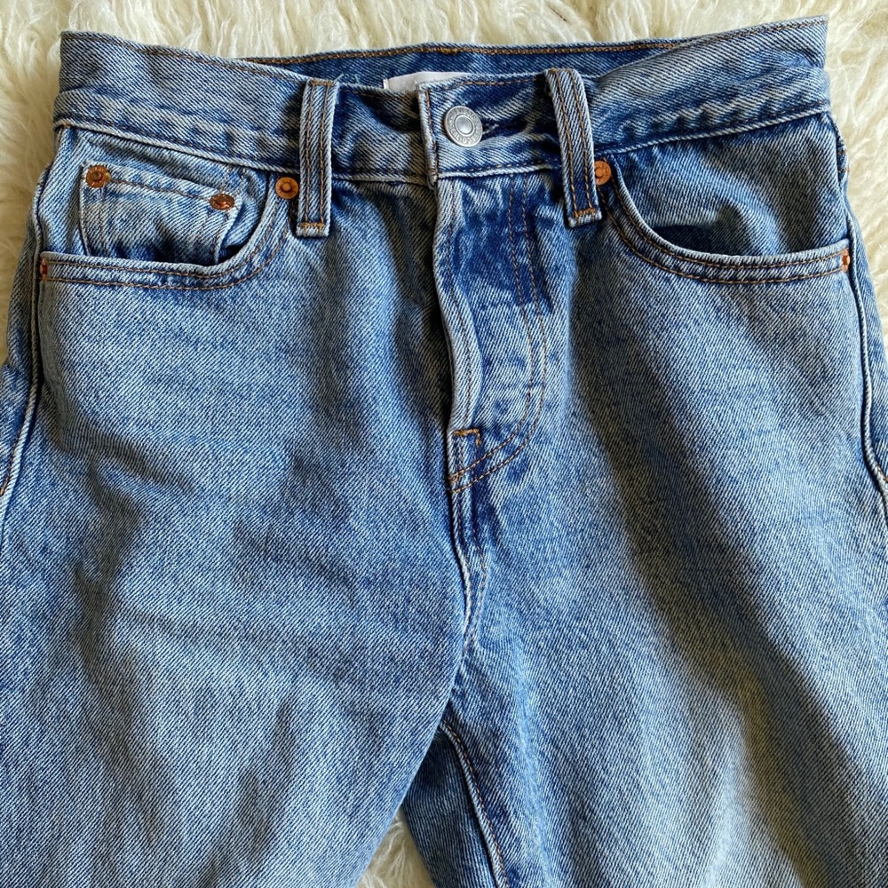 Levi’s Wedgie fit ankle jeans!